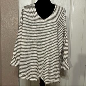 Chico’s V Neckline Muted‎ White and Gold 3/4 Sleeve Top Blouse Size 3 (XL)
